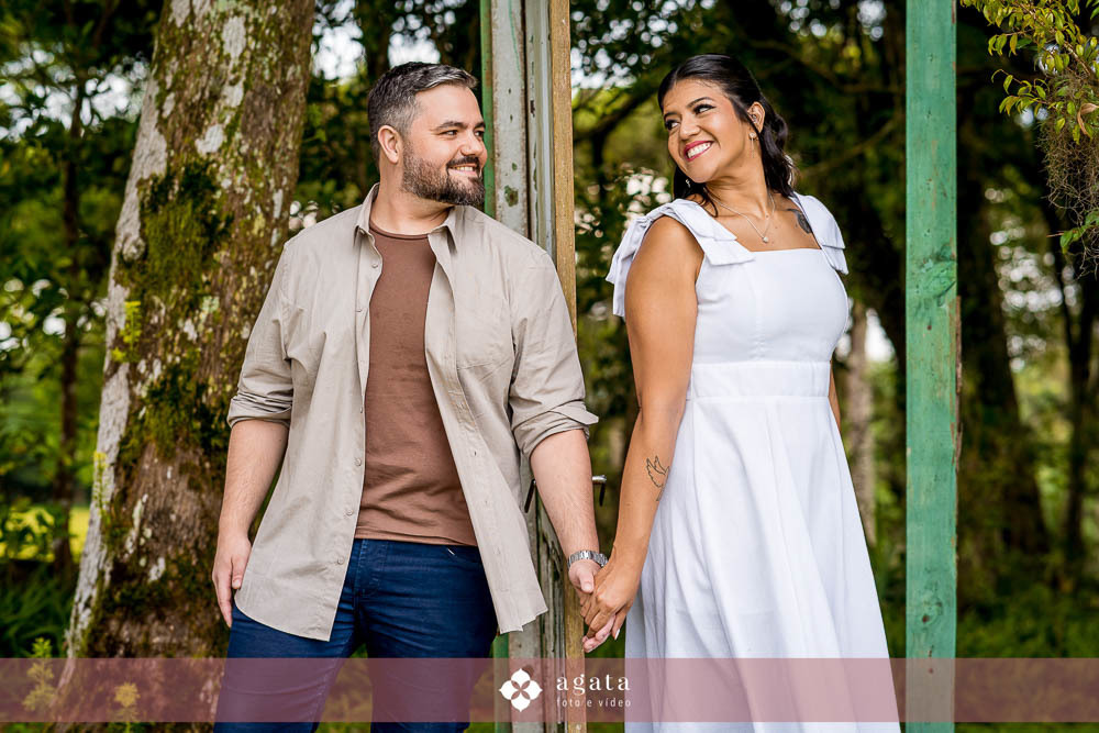 ensaio pre wedding-ensaio pre casamento-noivos-casamento 2026-fotografo de casamento curitiba-ensaio espontaneo-ensaio de casal no campo-ensaio pre casamento ao ar livre-fotografo de casamento-casamento2026-casamento 2027-noivos-vestido de noiva
