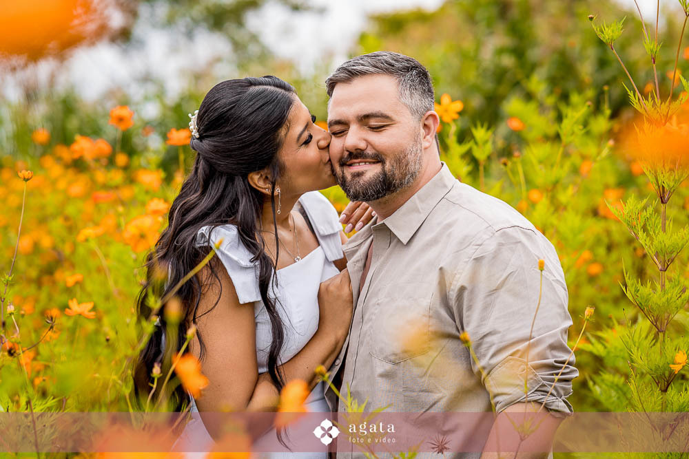 ensaio pre wedding-ensaio pre casamento-noivos-casamento 2026-fotografo de casamento curitiba-ensaio espontaneo-ensaio de casal no campo-ensaio pre casamento ao ar livre-fotografo de casamento-casamento2026-casamento 2027-noivos-vestido de noiva