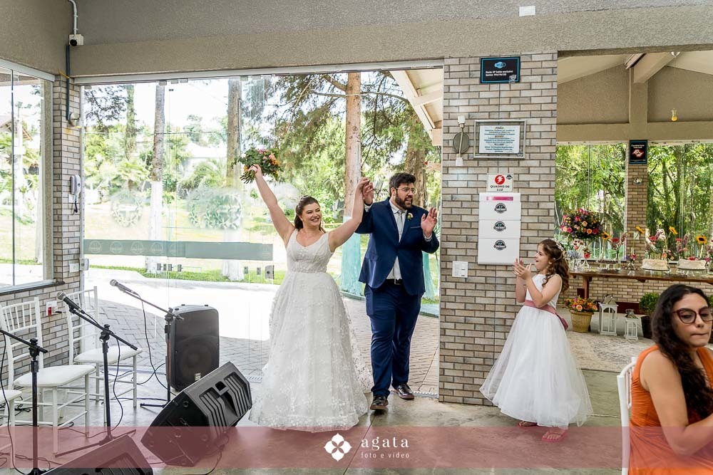 casamento curitiba-casamento catolico-casamento na igreja-fotografo de casamento-fotografo de familias-casamento-noiva-vesvido de noiva-casamento na igreja-matrimonio-casamento durante o dia-fotografo de familias-wedding-casamento 2025