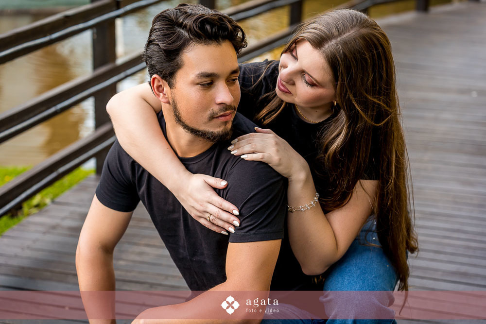 ensaio pre wedding-ensaio pre casamento-noivos-casamento 2026-fotografo de casamento curitiba-ensaio espontaneo-ensaio de casal no campo-ensaio pre casamento ao ar livre-fotografo