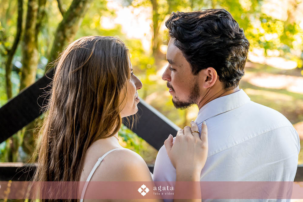 ensaio pre wedding-ensaio pre casamento-noivos-casamento 2026-fotografo de casamento curitiba-ensaio espontaneo-ensaio de casal no campo-ensaio pre casamento ao ar livre-fotografo