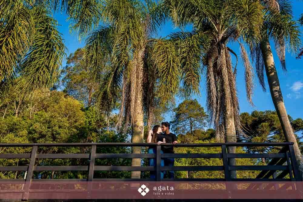 ensaio pre wedding-ensaio pre casamento-noivos-casamento 2026-fotografo de casamento curitiba-ensaio espontaneo-ensaio de casal no campo-ensaio pre casamento ao ar livre-fotografo