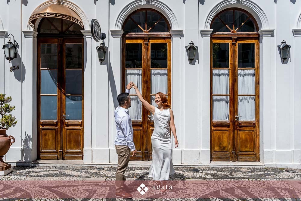 ensaio pre wedding-ensaio pre casamento-ensaio casal urbano-fotografo de casamento-fotografo de casamento curitiba-ensaio de casal urbano-ensaio de casal com vinho-pre wedding-pre wed-casal-fotografo de casamento-wedding-cwb-noivos