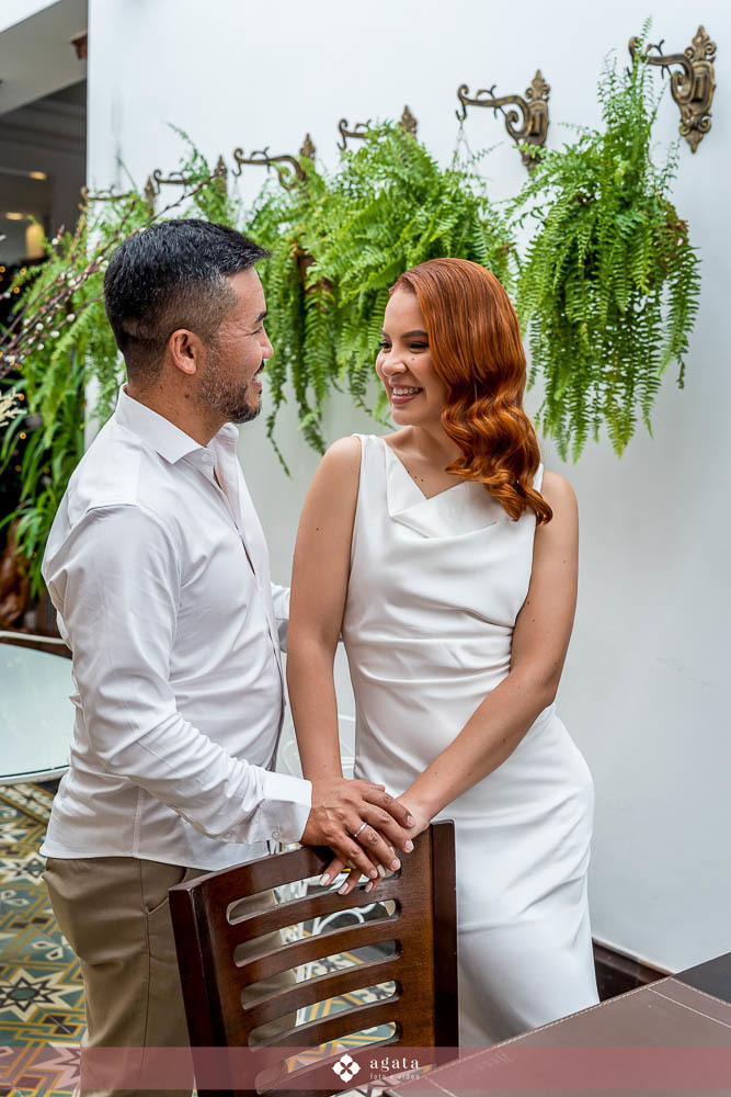 ensaio pre wedding-ensaio pre casamento-ensaio casal urbano-fotografo de casamento-fotografo de casamento curitiba-ensaio de casal urbano-ensaio de casal com vinho-pre wedding-pre wed-casal-fotografo de casamento-wedding-cwb-noivos