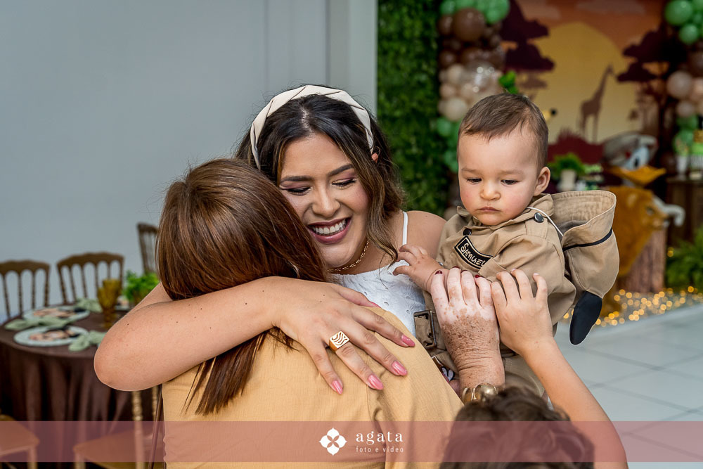 aniversaio de um ano-fotografo de familias-fotografo curitiba-aniversario safari-um aninho-festa safari-decoracao safari-festa de um ano menino-festa infantil-aniversario de crianca-aniversario infantil safari-festa no safari-um aninho festa