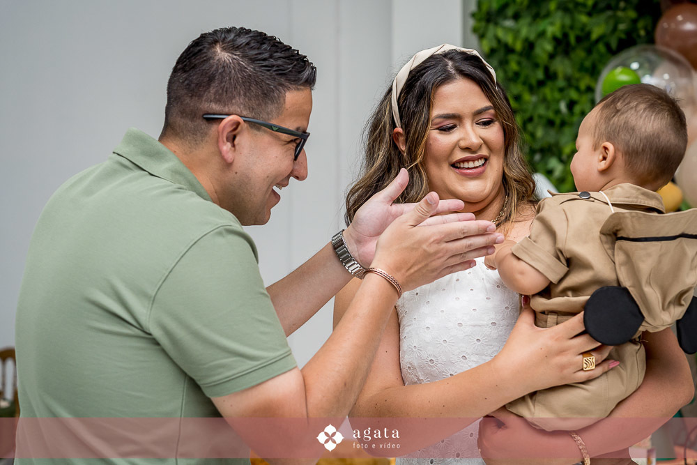 aniversaio de um ano-fotografo de familias-fotografo curitiba-aniversario safari-um aninho-festa safari-decoracao safari-festa de um ano menino-festa infantil-aniversario de crianca-aniversario infantil safari-festa no safari-um aninho festa