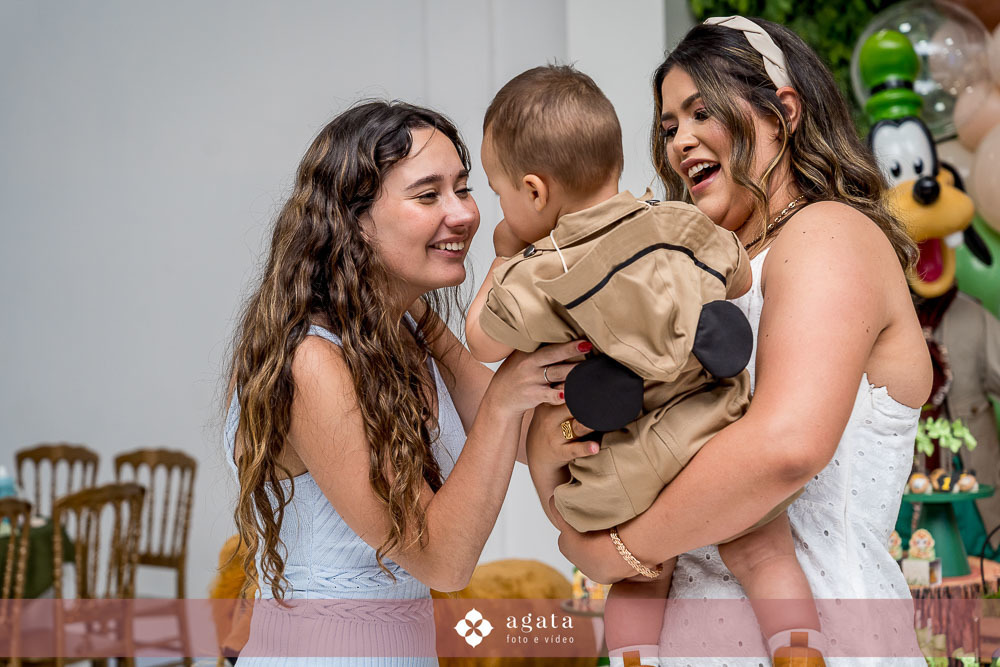 aniversaio de um ano-fotografo de familias-fotografo curitiba-aniversario safari-um aninho-festa safari-decoracao safari-festa de um ano menino-festa infantil-aniversario de crianca-aniversario infantil safari-festa no safari-um aninho festa