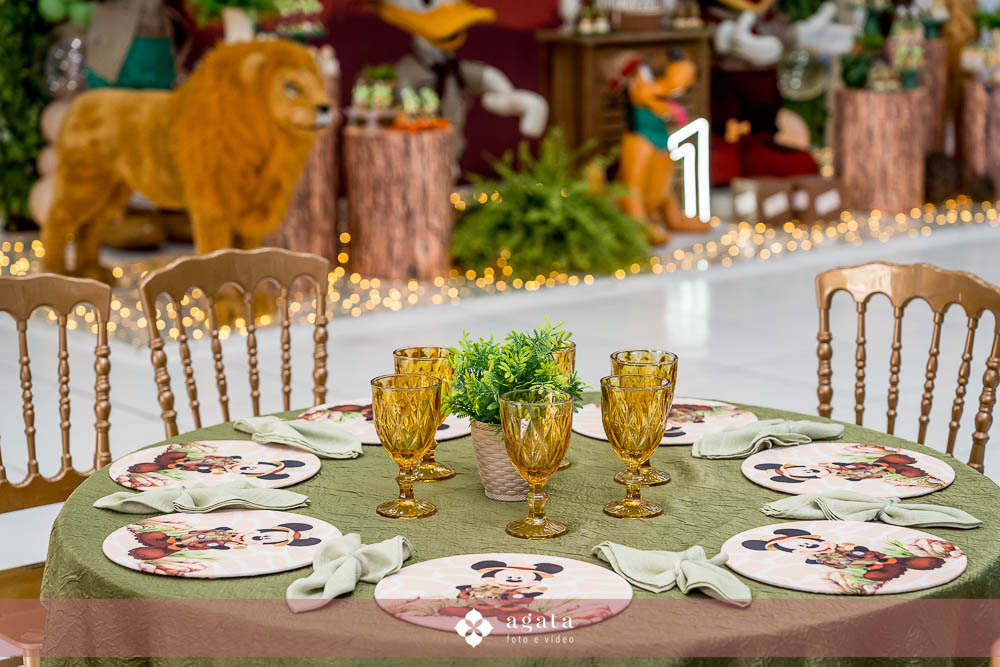 aniversaio de um ano-fotografo de familias-fotografo curitiba-aniversario safari-um aninho-festa safari-decoracao safari-festa de um ano menino-festa infantil-aniversario de crianca-aniversario infantil safari-festa no safari-um aninho festa
