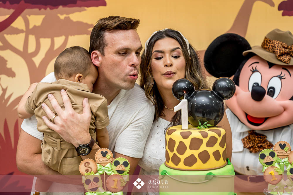 aniversaio de um ano-fotografo de familias-fotografo curitiba-aniversario safari-um aninho-festa safari-decoracao safari-festa de um ano menino-festa infantil-aniversario de crianca-aniversario infantil safari-festa no safari-um aninho festa