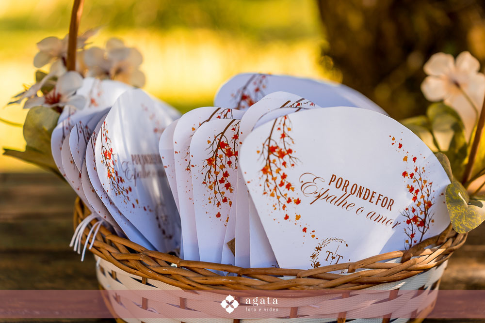 casamento ao ar livre-fotografo de casamento-casamento curitiba-casamento-wedding-fotografo curitiba-casamento ao ar livre curitiba-casamento ar livre-vestido de noiva-fotografo cwb-noivos-noiva-decoração de casamento-wed-making of noiva-noiva ruiva