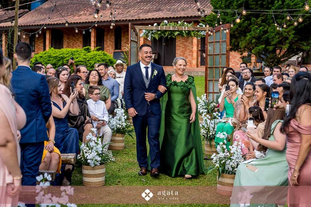 casamento ao ar livre-fotografo de casamento-casamento curitiba-casamento-wedding-fotografo curitiba-casamento ao ar livre curitiba-casamento ar livre-vestido de noiva-fotografo cwb-noivos-noiva-decoração de casamento-wed-making of noiva-noiva ruiva