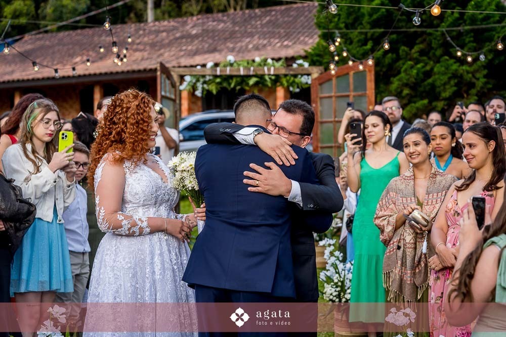 casamento ao ar livre-fotografo de casamento-casamento curitiba-casamento-wedding-fotografo curitiba-casamento ao ar livre curitiba-casamento ar livre-vestido de noiva-fotografo cwb-noivos-noiva-decoração de casamento-wed-making of noiva-noiva ruiva