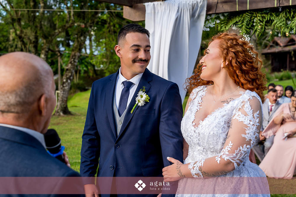 casamento ao ar livre-fotografo de casamento-casamento curitiba-casamento-wedding-fotografo curitiba-casamento ao ar livre curitiba-casamento ar livre-vestido de noiva-fotografo cwb-noivos-noiva-decoração de casamento-wed-making of noiva-noiva ruiva