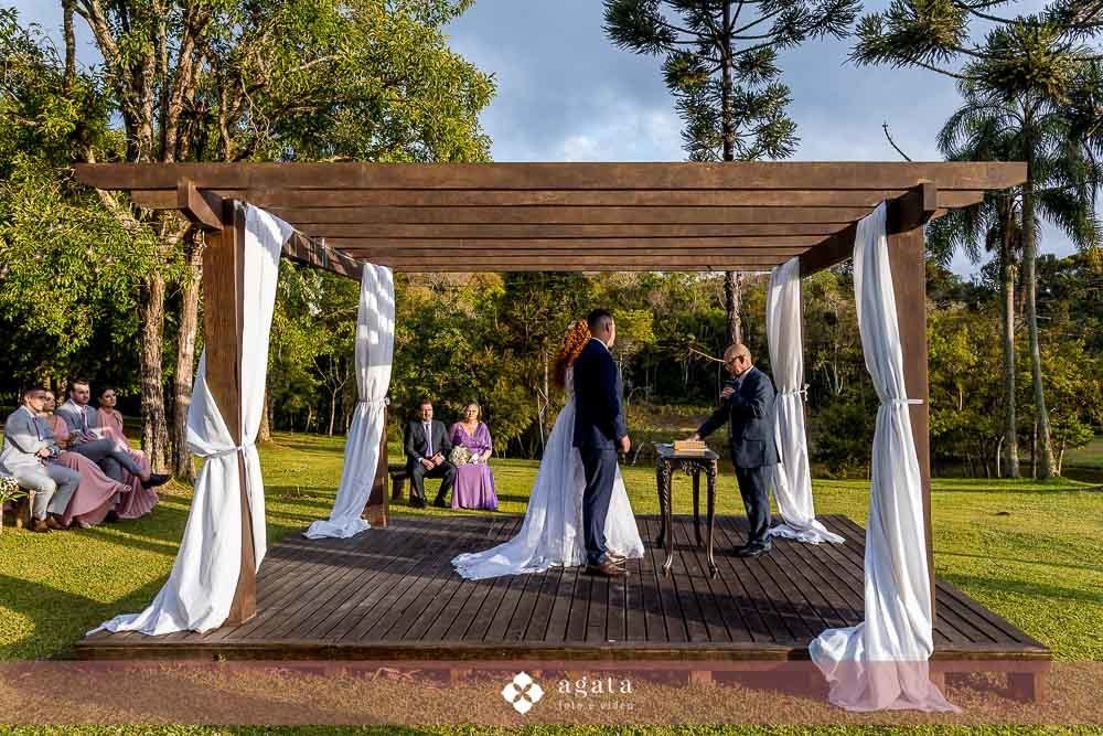 casamento ao ar livre-fotografo de casamento-casamento curitiba-casamento-wedding-fotografo curitiba-casamento ao ar livre curitiba-casamento ar livre-vestido de noiva-fotografo cwb-noivos-noiva-decoração de casamento-wed-making of noiva-noiva ruiva