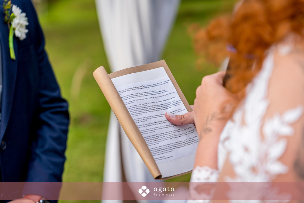 casamento ao ar livre-fotografo de casamento-casamento curitiba-casamento-wedding-fotografo curitiba-casamento ao ar livre curitiba-casamento ar livre-vestido de noiva-fotografo cwb-noivos-noiva-decoração de casamento-wed-making of noiva-noiva ruiva