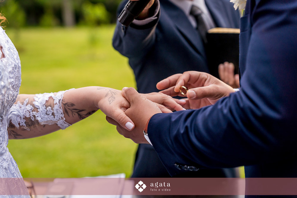 casamento ao ar livre-fotografo de casamento-casamento curitiba-casamento-wedding-fotografo curitiba-casamento ao ar livre curitiba-casamento ar livre-vestido de noiva-fotografo cwb-noivos-noiva-decoração de casamento-wed-making of noiva-noiva ruiva