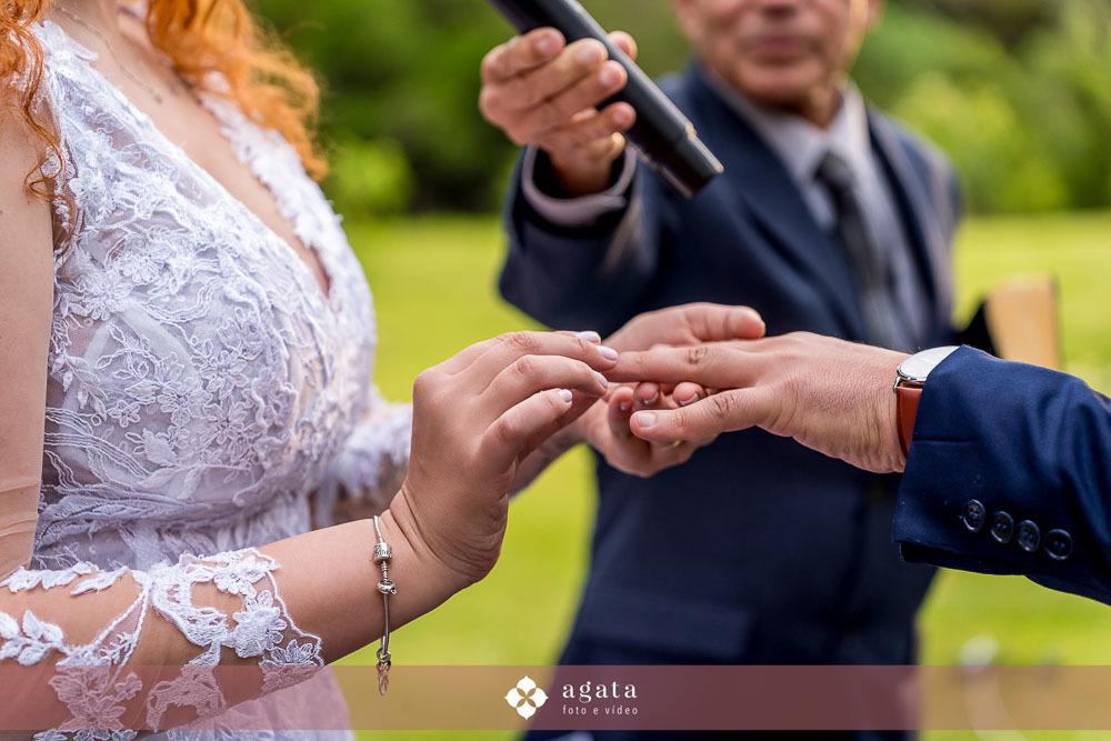 casamento ao ar livre-fotografo de casamento-casamento curitiba-casamento-wedding-fotografo curitiba-casamento ao ar livre curitiba-casamento ar livre-vestido de noiva-fotografo cwb-noivos-noiva-decoração de casamento-wed-making of noiva-noiva ruiva