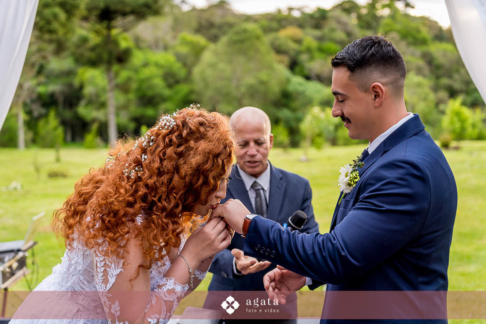 casamento ao ar livre-fotografo de casamento-casamento curitiba-casamento-wedding-fotografo curitiba-casamento ao ar livre curitiba-casamento ar livre-vestido de noiva-fotografo cwb-noivos-noiva-decoração de casamento-wed-making of noiva-noiva ruiva