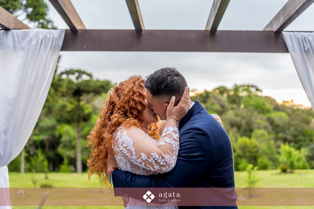 casamento ao ar livre-fotografo de casamento-casamento curitiba-casamento-wedding-fotografo curitiba-casamento ao ar livre curitiba-casamento ar livre-vestido de noiva-fotografo cwb-noivos-noiva-decoração de casamento-wed-making of noiva-noiva ruiva