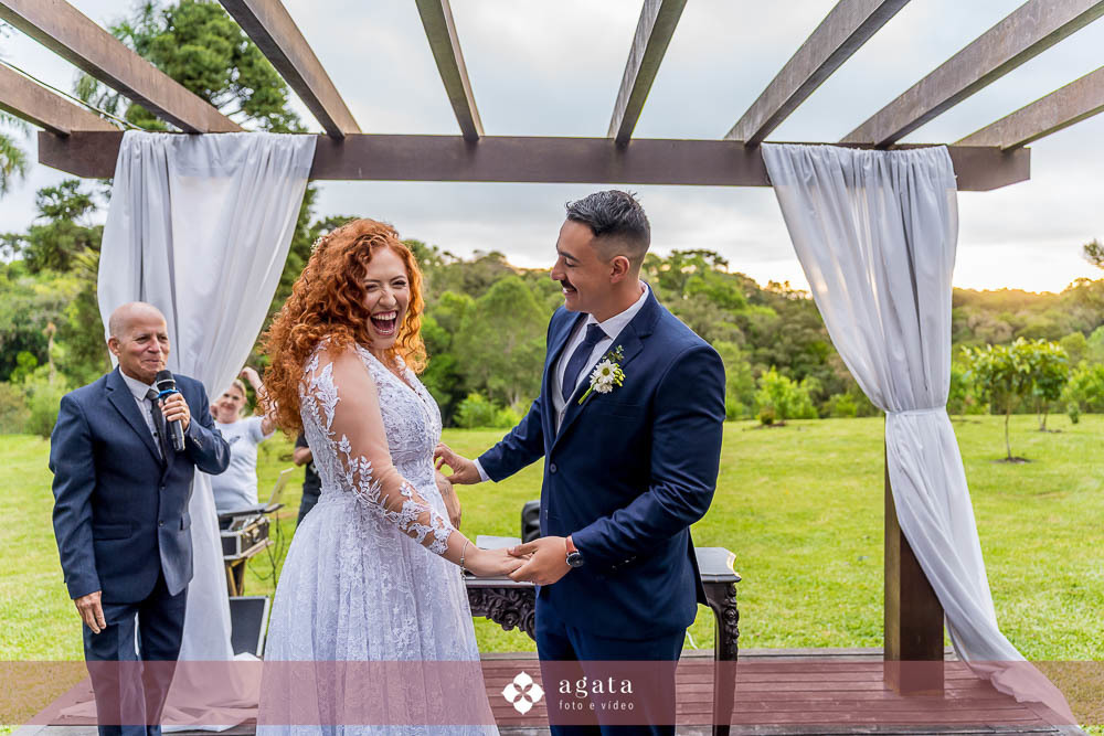 casamento ao ar livre-fotografo de casamento-casamento curitiba-casamento-wedding-fotografo curitiba-casamento ao ar livre curitiba-casamento ar livre-vestido de noiva-fotografo cwb-noivos-noiva-decoração de casamento-wed-making of noiva-noiva ruiva