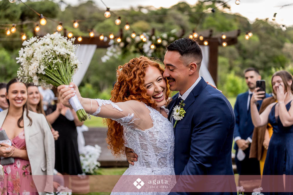 casamento ao ar livre-fotografo de casamento-casamento curitiba-casamento-wedding-fotografo curitiba-casamento ao ar livre curitiba-casamento ar livre-vestido de noiva-fotografo cwb-noivos-noiva-decoração de casamento-wed-making of noiva-noiva ruiva