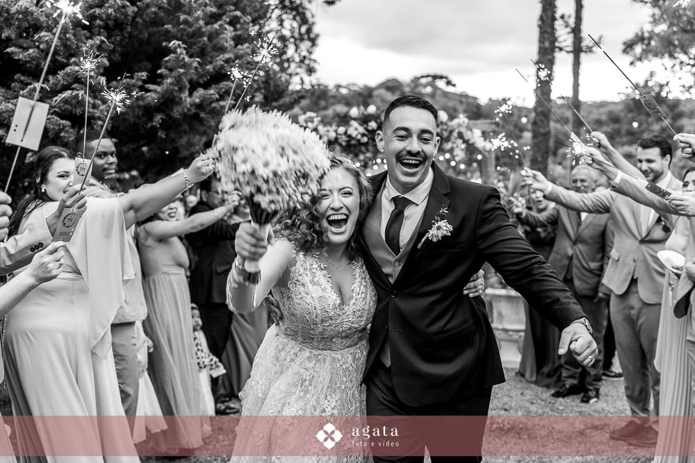 casamento ao ar livre-fotografo de casamento-casamento curitiba-casamento-wedding-fotografo curitiba-casamento ao ar livre curitiba-casamento ar livre-vestido de noiva-fotografo cwb-noivos-noiva-decoração de casamento-wed-making of noiva-noiva ruiva