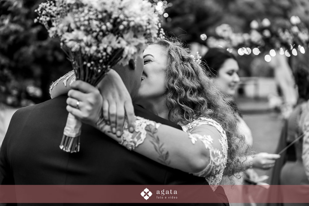 casamento ao ar livre-fotografo de casamento-casamento curitiba-casamento-wedding-fotografo curitiba-casamento ao ar livre curitiba-casamento ar livre-vestido de noiva-fotografo cwb-noivos-noiva-decoração de casamento-wed-making of noiva-noiva ruiva