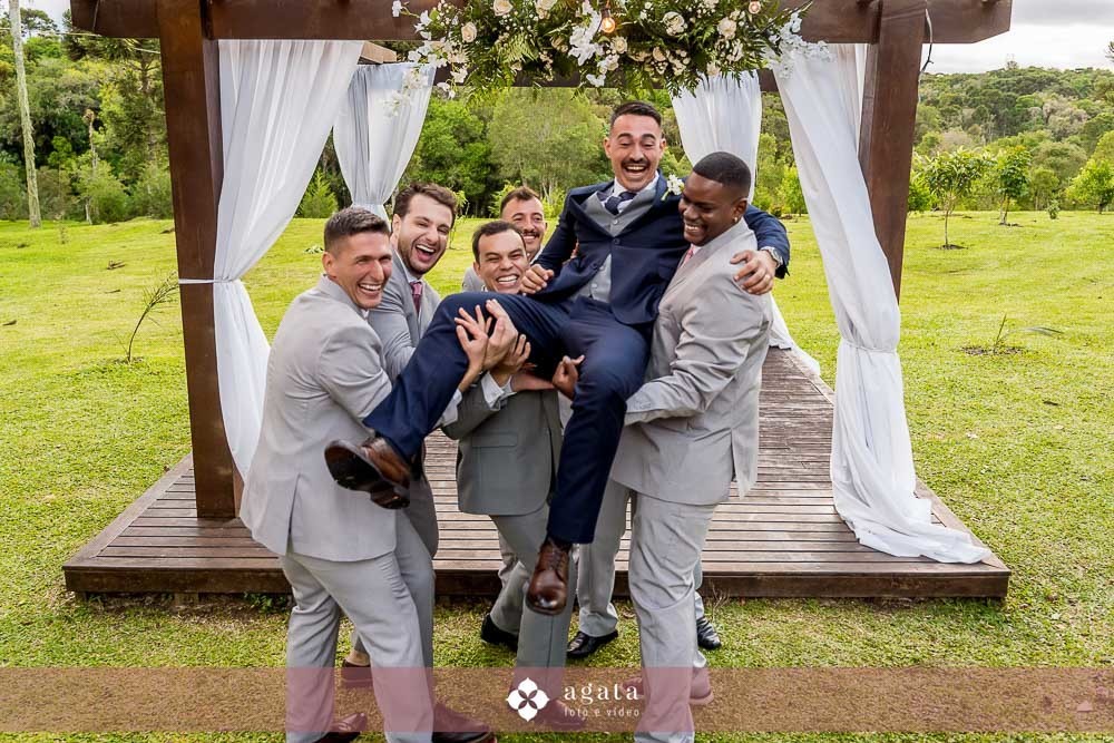 casamento ao ar livre-fotografo de casamento-casamento curitiba-casamento-wedding-fotografo curitiba-casamento ao ar livre curitiba-casamento ar livre-vestido de noiva-fotografo cwb-noivos-noiva-decoração de casamento-wed-making of noiva-noiva ruiva