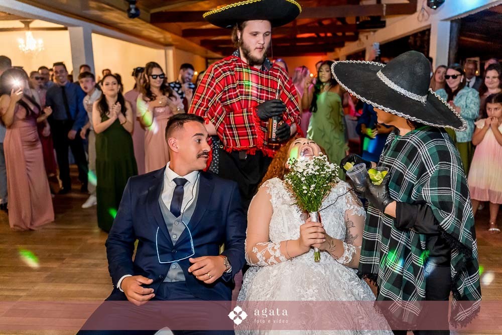 casamento ao ar livre-fotografo de casamento-casamento curitiba-casamento-wedding-fotografo curitiba-casamento ao ar livre curitiba-casamento ar livre-vestido de noiva-fotografo cwb-noivos-noiva-decoração de casamento-wed-making of noiva-noiva ruiva