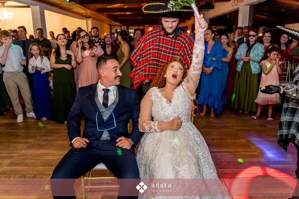 casamento ao ar livre-fotografo de casamento-casamento curitiba-casamento-wedding-fotografo curitiba-casamento ao ar livre curitiba-casamento ar livre-vestido de noiva-fotografo cwb-noivos-noiva-decoração de casamento-wed-making of noiva-noiva ruiva