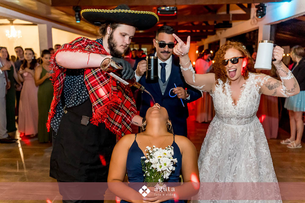 casamento ao ar livre-fotografo de casamento-casamento curitiba-casamento-wedding-fotografo curitiba-casamento ao ar livre curitiba-casamento ar livre-vestido de noiva-fotografo cwb-noivos-noiva-decoração de casamento-wed-making of noiva-noiva ruiva