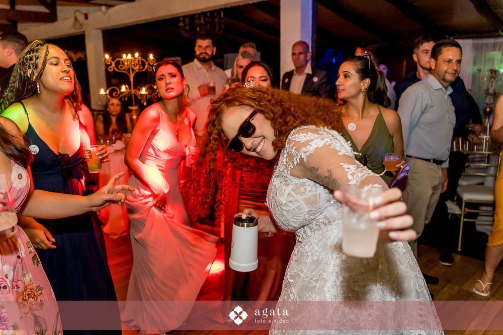 casamento ao ar livre-fotografo de casamento-casamento curitiba-casamento-wedding-fotografo curitiba-casamento ao ar livre curitiba-casamento ar livre-vestido de noiva-fotografo cwb-noivos-noiva-decoração de casamento-wed-making of noiva-noiva ruiva