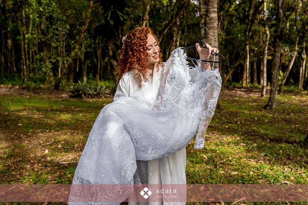 casamento ao ar livre-fotografo de casamento-casamento curitiba-casamento-wedding-fotografo curitiba-casamento ao ar livre curitiba-casamento ar livre-vestido de noiva-fotografo cwb-noivos-noiva-decoração de casamento-wed-making of noiva-noiva ruiva