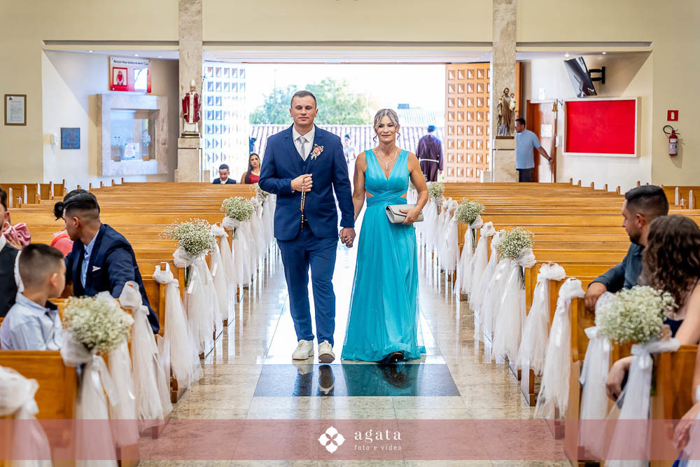 casamento na igreja-casamento curitiba-fotografo de casamento-casamento curitiba-fotografo cwb-vestido de noiva-noiva curitibana-casamento catolico-casamento na igreja catolica-casamento catolico curitiba-casamento na igreja-noivos catolicos-noivos 
