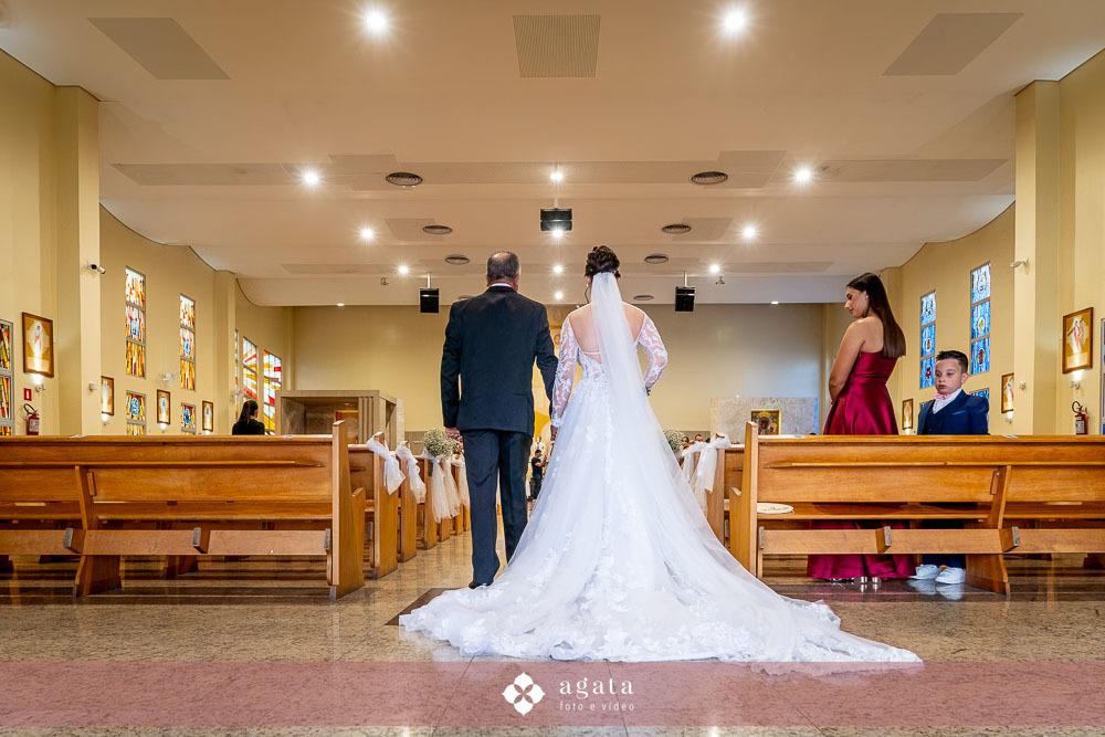 casamento na igreja-casamento curitiba-fotografo de casamento-casamento curitiba-fotografo cwb-vestido de noiva-noiva curitibana-casamento catolico-casamento na igreja catolica-casamento catolico curitiba-casamento na igreja-noivos catolicos-noivos 