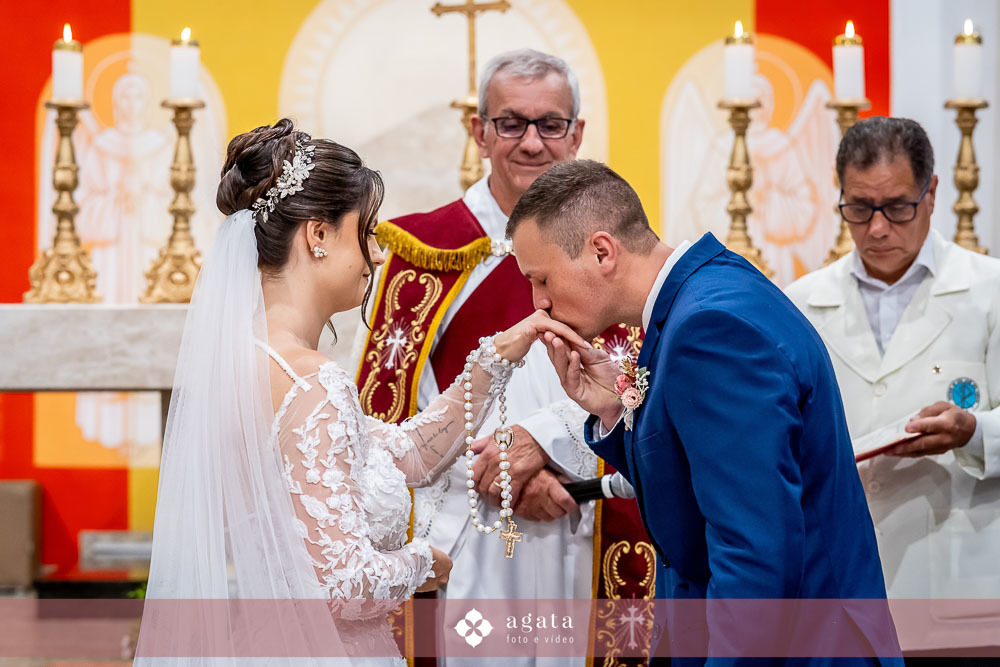 casamento na igreja-casamento curitiba-fotografo de casamento-casamento curitiba-fotografo cwb-vestido de noiva-noiva curitibana-casamento catolico-casamento na igreja catolica-casamento catolico curitiba-casamento na igreja-noivos catolicos-noivos 