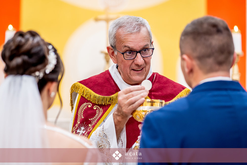 casamento na igreja-casamento curitiba-fotografo de casamento-casamento curitiba-fotografo cwb-vestido de noiva-noiva curitibana-casamento catolico-casamento na igreja catolica-casamento catolico curitiba-casamento na igreja-noivos catolicos-noivos 
