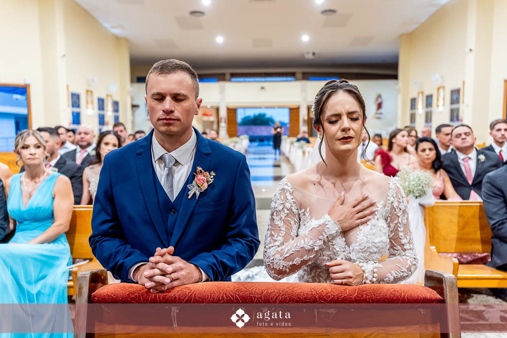 casamento na igreja-casamento curitiba-fotografo de casamento-casamento curitiba-fotografo cwb-vestido de noiva-noiva curitibana-casamento catolico-casamento na igreja catolica-casamento catolico curitiba-casamento na igreja-noivos catolicos-noivos 