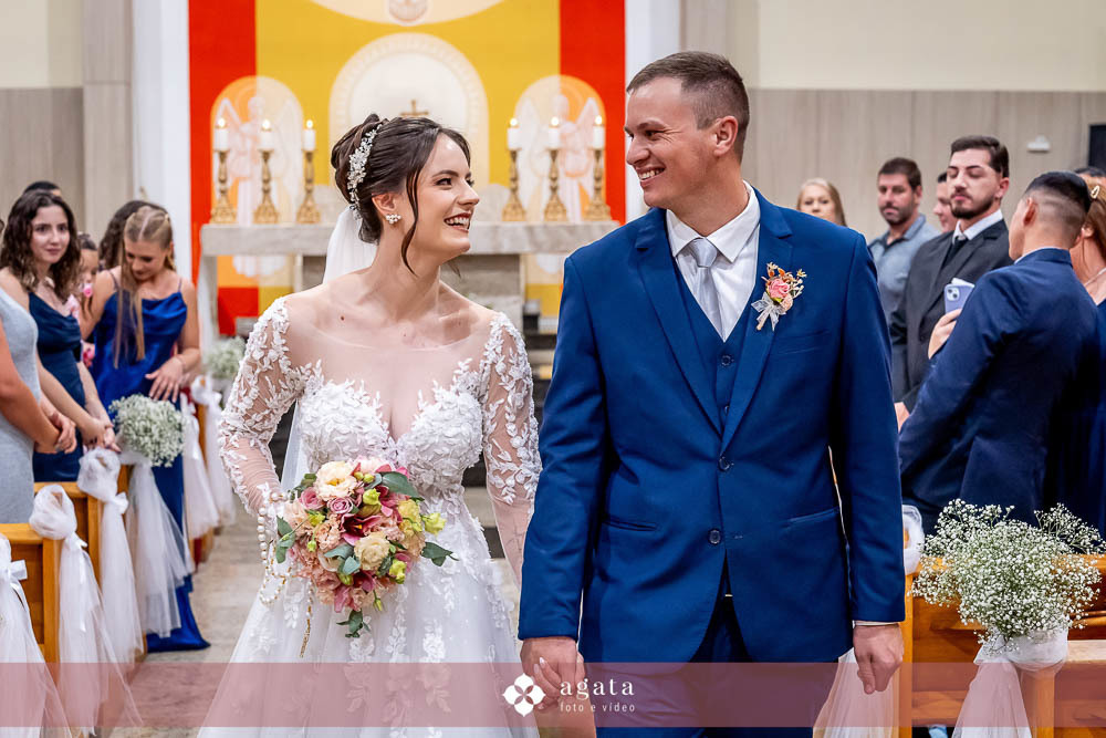 casamento na igreja-casamento curitiba-fotografo de casamento-casamento curitiba-fotografo cwb-vestido de noiva-noiva curitibana-casamento catolico-casamento na igreja catolica-casamento catolico curitiba-casamento na igreja-noivos catolicos-noivos 