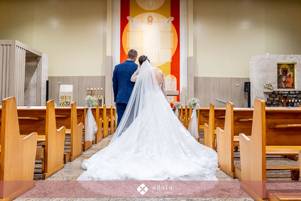 casamento na igreja-casamento curitiba-fotografo de casamento-casamento curitiba-fotografo cwb-vestido de noiva-noiva curitibana-casamento catolico-casamento na igreja catolica-casamento catolico curitiba-casamento na igreja-noivos catolicos-noivos 