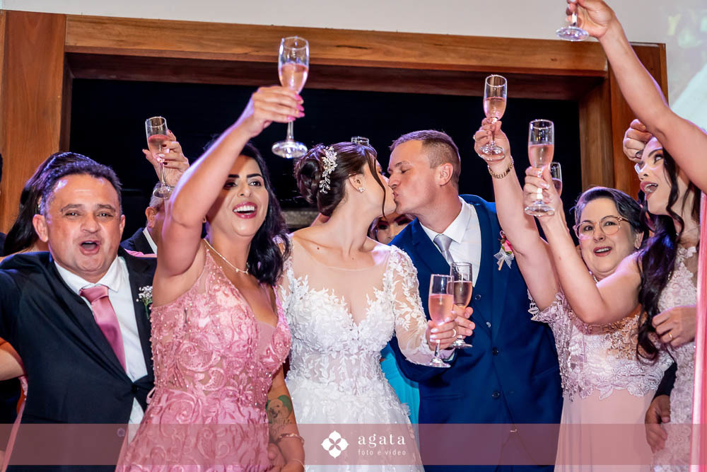 casamento na igreja-casamento curitiba-fotografo de casamento-casamento curitiba-fotografo cwb-vestido de noiva-noiva curitibana-casamento catolico-casamento na igreja catolica-casamento catolico curitiba-casamento na igreja-noivos catolicos-noivos 