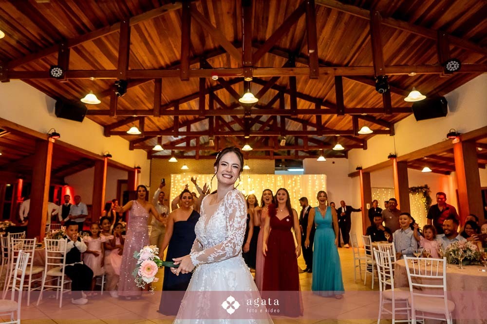 casamento na igreja-casamento curitiba-fotografo de casamento-casamento curitiba-fotografo cwb-vestido de noiva-noiva curitibana-casamento catolico-casamento na igreja catolica-casamento catolico curitiba-casamento na igreja-noivos catolicos-noivos 
