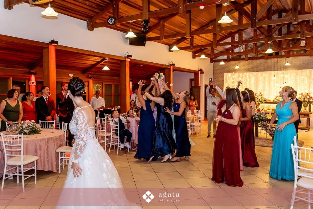 casamento na igreja-casamento curitiba-fotografo de casamento-casamento curitiba-fotografo cwb-vestido de noiva-noiva curitibana-casamento catolico-casamento na igreja catolica-casamento catolico curitiba-casamento na igreja-noivos catolicos-noivos 