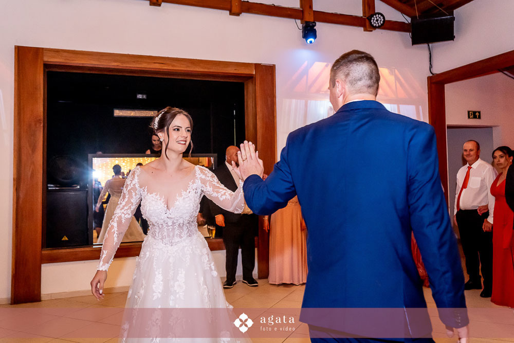 casamento na igreja-casamento curitiba-fotografo de casamento-casamento curitiba-fotografo cwb-vestido de noiva-noiva curitibana-casamento catolico-casamento na igreja catolica-casamento catolico curitiba-casamento na igreja-noivos catolicos-noivos 