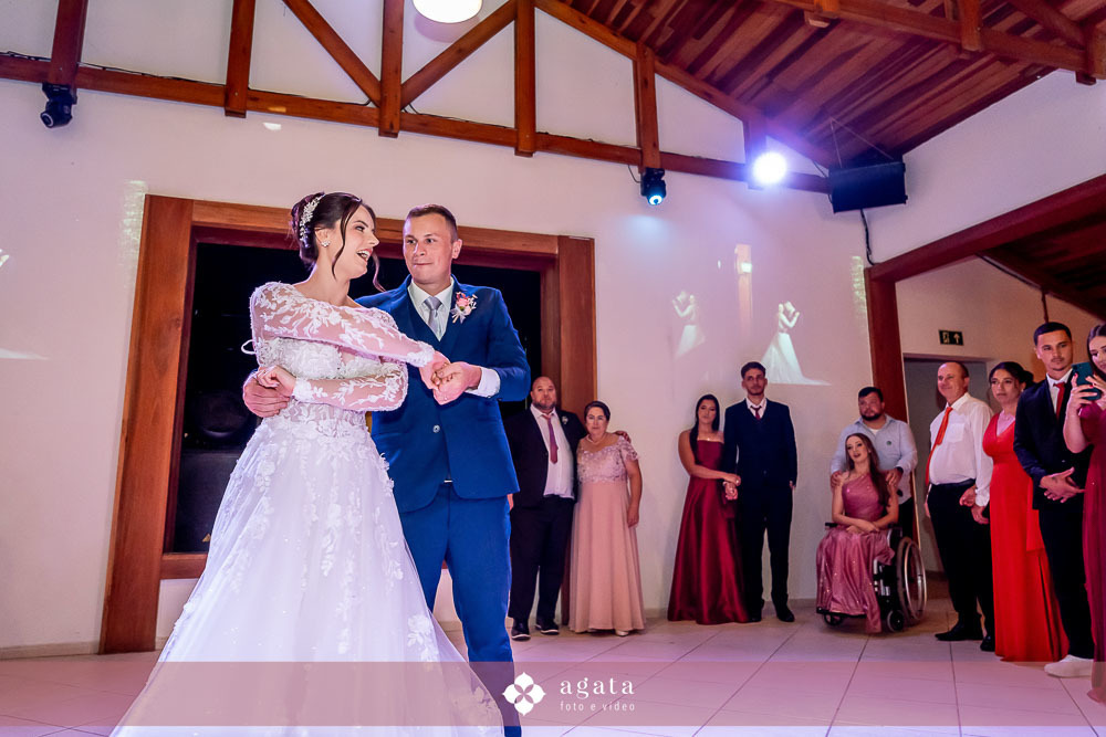 casamento na igreja-casamento curitiba-fotografo de casamento-casamento curitiba-fotografo cwb-vestido de noiva-noiva curitibana-casamento catolico-casamento na igreja catolica-casamento catolico curitiba-casamento na igreja-noivos catolicos-noivos 