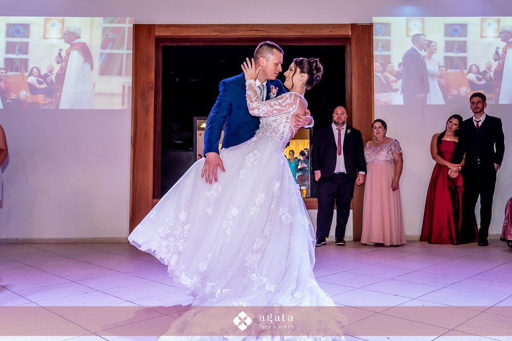 casamento na igreja-casamento curitiba-fotografo de casamento-casamento curitiba-fotografo cwb-vestido de noiva-noiva curitibana-casamento catolico-casamento na igreja catolica-casamento catolico curitiba-casamento na igreja-noivos catolicos-noivos 