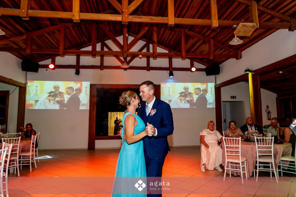 casamento na igreja-casamento curitiba-fotografo de casamento-casamento curitiba-fotografo cwb-vestido de noiva-noiva curitibana-casamento catolico-casamento na igreja catolica-casamento catolico curitiba-casamento na igreja-noivos catolicos-noivos 