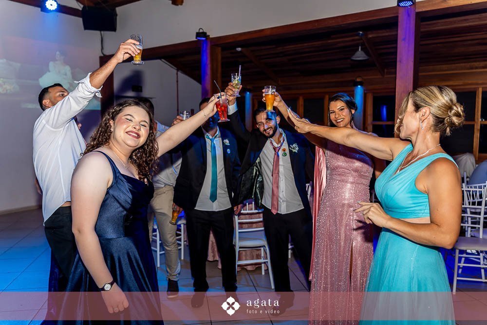 casamento na igreja-casamento curitiba-fotografo de casamento-casamento curitiba-fotografo cwb-vestido de noiva-noiva curitibana-casamento catolico-casamento na igreja catolica-casamento catolico curitiba-casamento na igreja-noivos catolicos-noivos 