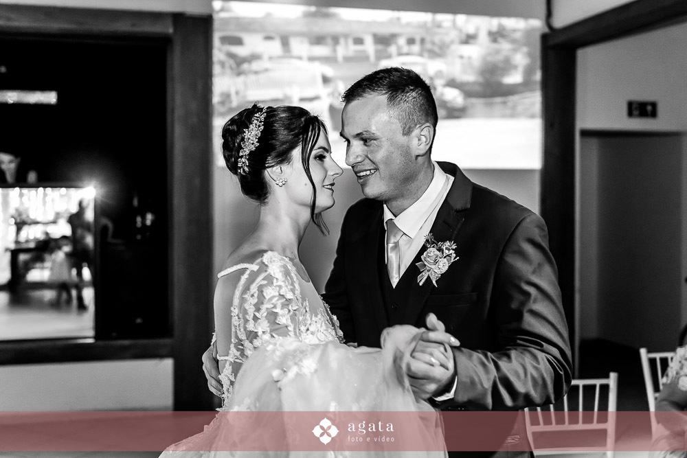 casamento na igreja-casamento curitiba-fotografo de casamento-casamento curitiba-fotografo cwb-vestido de noiva-noiva curitibana-casamento catolico-casamento na igreja catolica-casamento catolico curitiba-casamento na igreja-noivos catolicos-noivos 