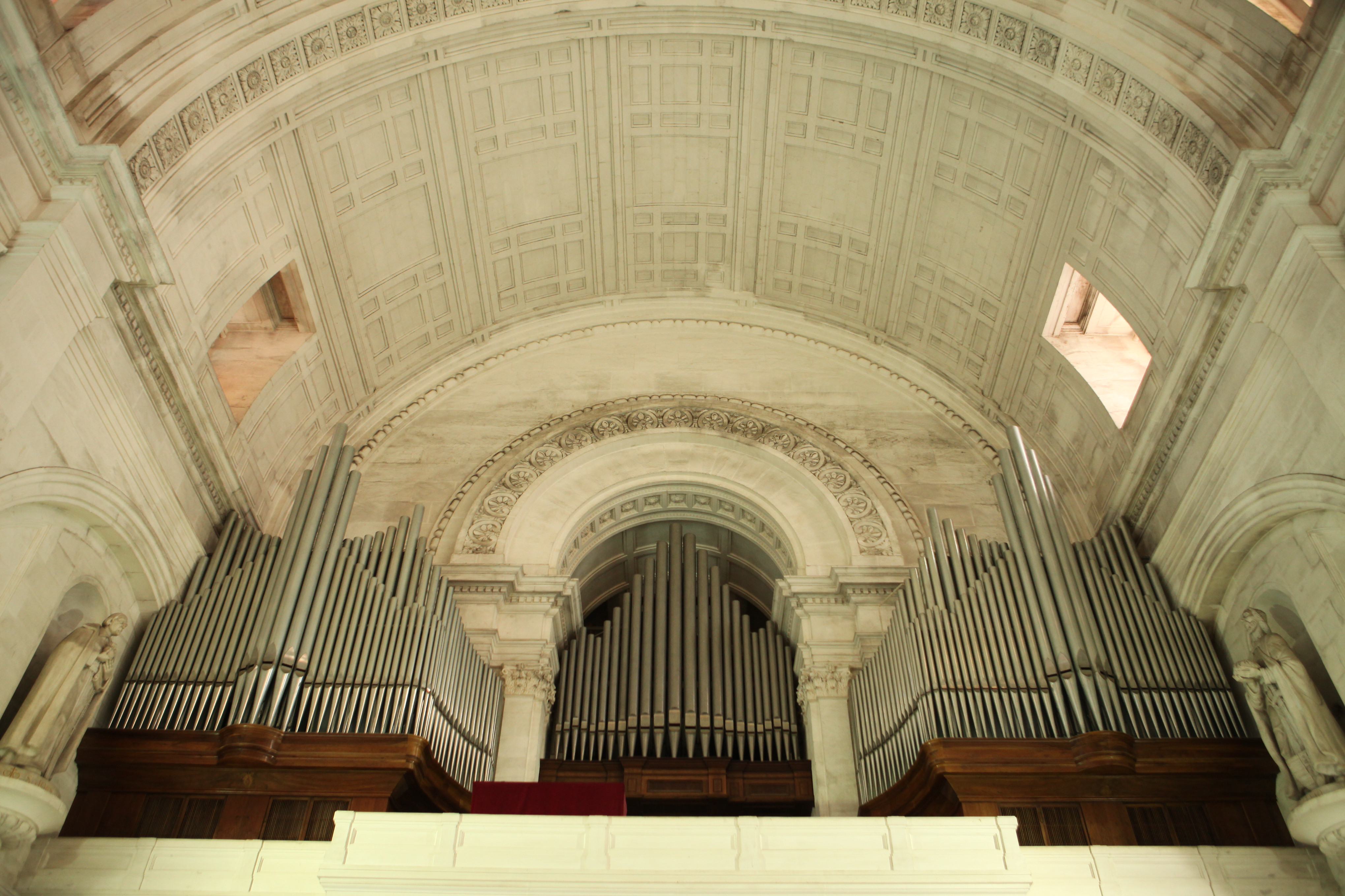Ensaio de Casal - Dupla Maria Cecilia e Rodolfo - realizado em Portugal nas cidades de Lisboa, Porto e Fátima. Leo Matsuda Fotografias